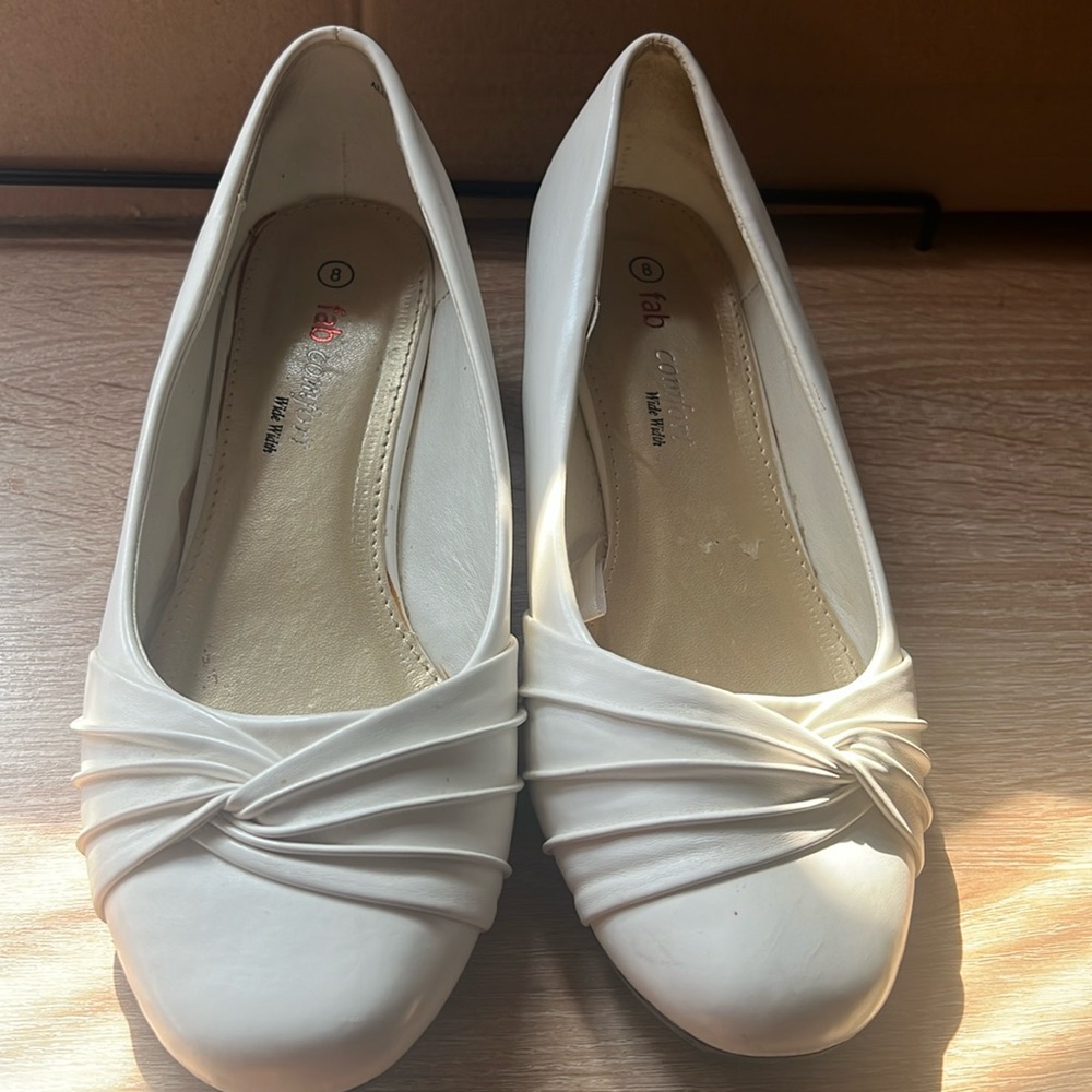 Fab Comfort Shoes White Shoe WW 8 lightly worn